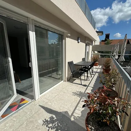 Apartment Hello 5c -