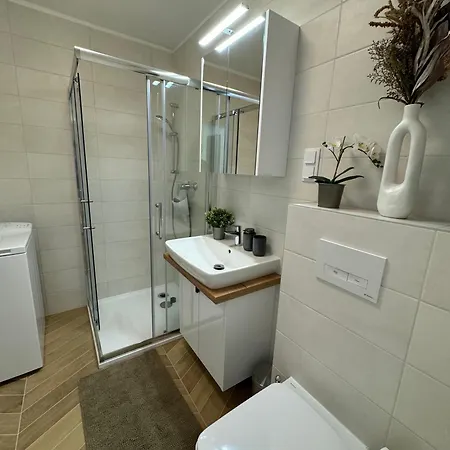 Apartment Hello 5c -